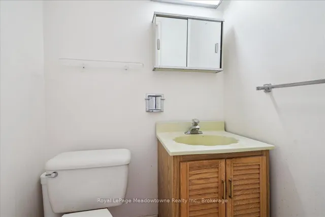 Additional image 27 of 21 Shaver Ave