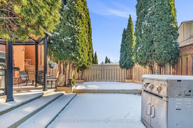 Additional image 16 of 8 Lampman Dr