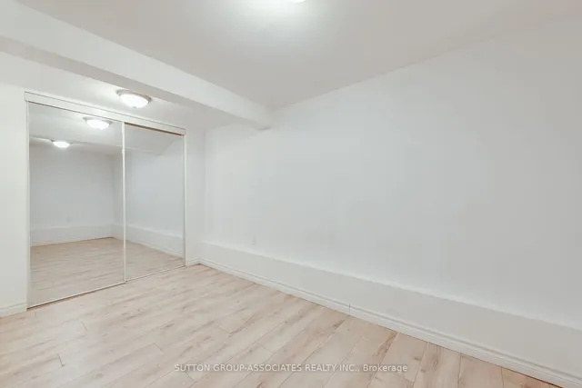 Additional image 14 of 882 Davenport Rd