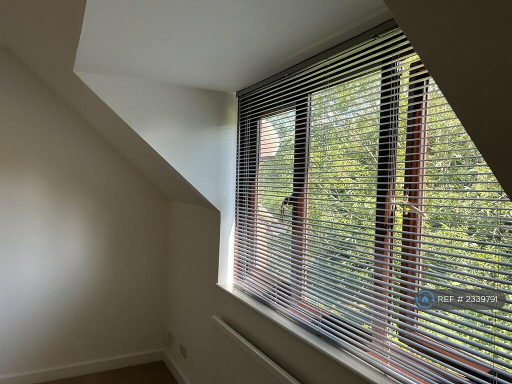 Additional image 4 of Blueberry Close, St Albans, AL3