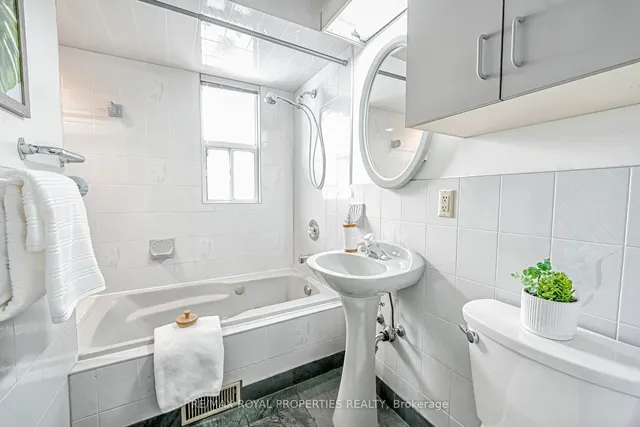 Additional image 25 of 18 Shoreview Dr