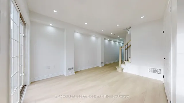 Additional image 29 of 51 Denison Ave