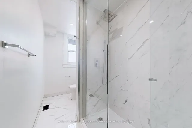 Additional image 27 of 560 Perth Ave