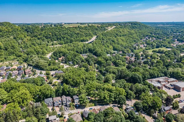 Additional image 37 of 62 Alma St