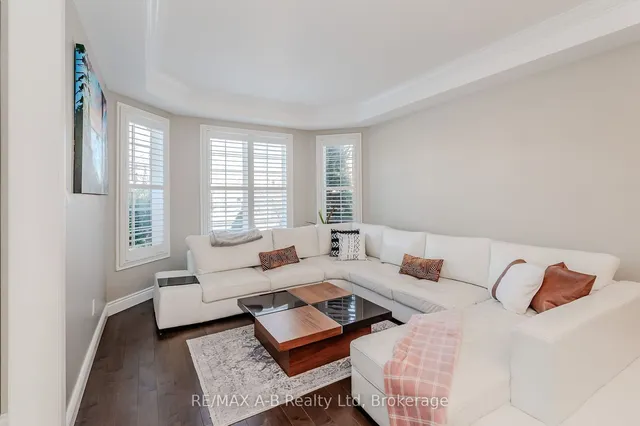 Additional image 12 of 252 Edgewater Cres