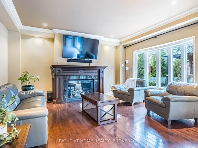 Additional image 16 of 1084 Holdsworth Cres