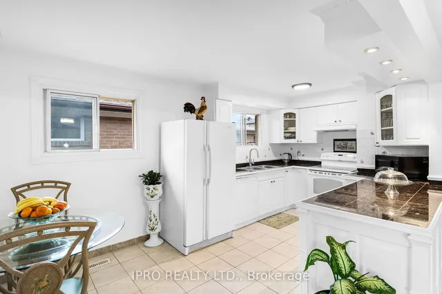 Additional image 28 of 3280 Cawthra Rd