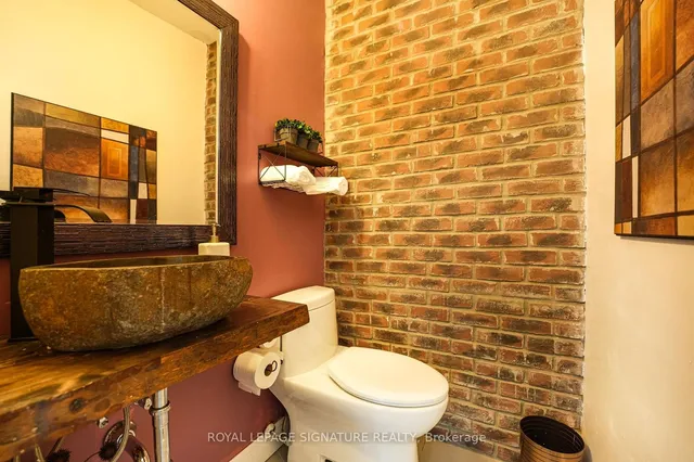 Additional image 5 of 1521 Ealing Crt