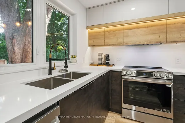 Additional image 27 of 21 Toynbee Tr