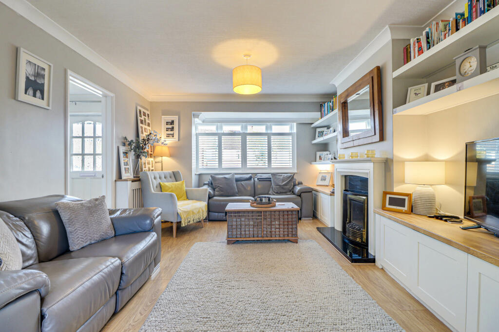 Additional image 3 of Springfield Crescent, Harpenden, Hertfordshire, AL5