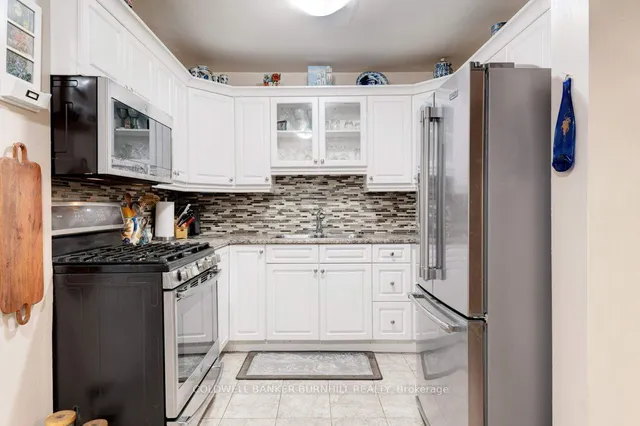 Additional image 11 of 2301 CAVENDISH Dr Unit 41