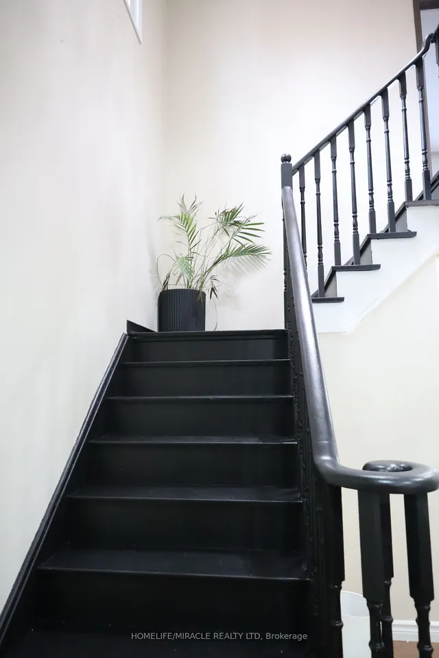 Additional image 13 of 22 Cranberry Cres