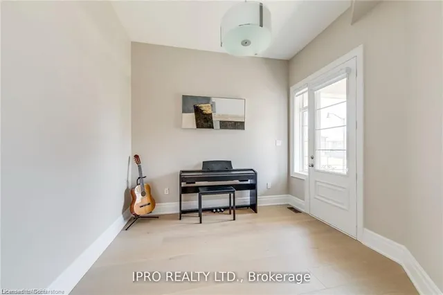 Additional image 39 of 20 Falkland Rd