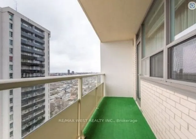 Additional image 16 of 360 Ridelle Ave Unit 911