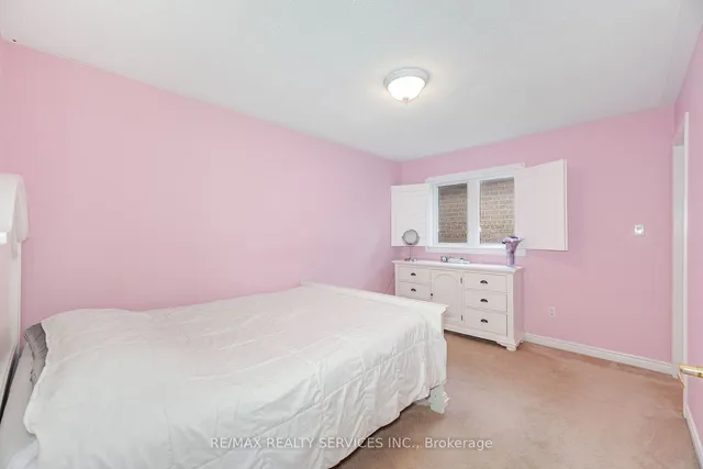 Additional image 19 of 25 Pape Dr