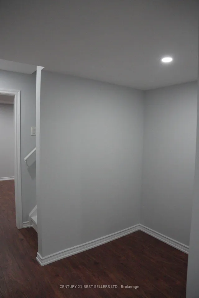 Additional image 32 of 436 Tyrone Cres