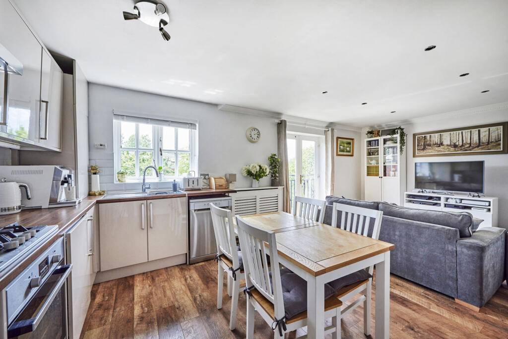 Additional image 6 of Minister Court, Frogmore, St. Albans, Hertfordshire, AL2