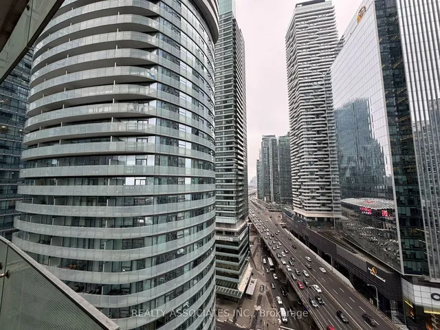 Additional image 9 of 12 York St Unit 1701