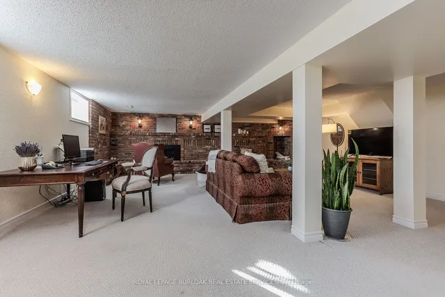 Additional image 35 of 154 Hendrie Ave