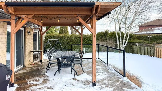 Additional image 31 of 12 LARKSPUR Cres