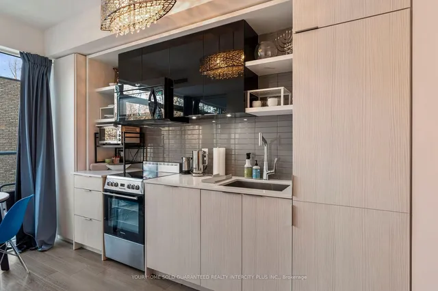 Additional image 17 of 6 Parkwood Ave Unit 303