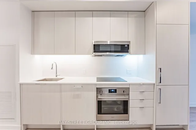 Additional image 12 of 250 Lawrence Ave Unit 526