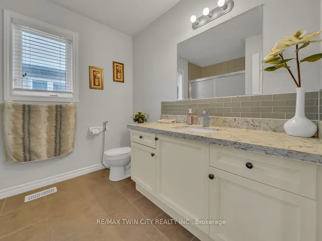 Additional image 28 of 46 Woodbine Ave