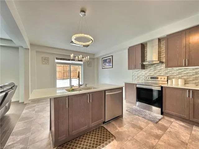 Additional image 9 of 82 Castlebay St