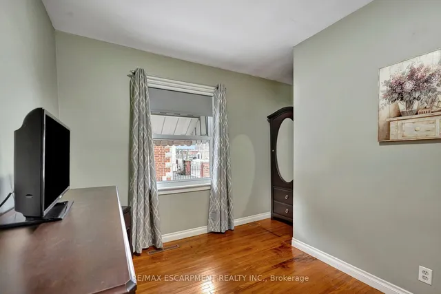 Additional image 17 of 131 East 42nd St