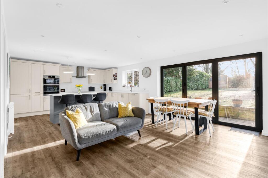 Additional image 3 of Knightsfield, Welwyn Garden City