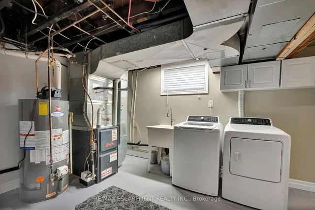 Additional image 25 of 131 East 42nd St