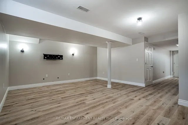 Additional image 23 of 24 Marina Point Cres