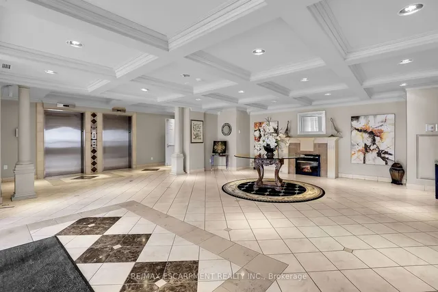 Additional image 6 of 3000 Creekside Dr Unit 807