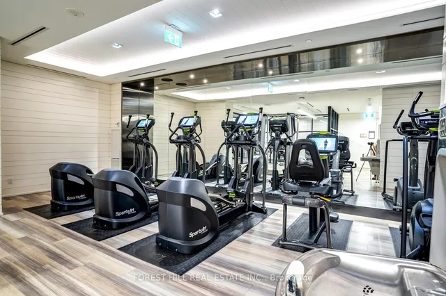 Additional image 24 of 55 Merchants' Wharf Unit 619