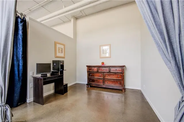 Additional image 5 of 404 King St Unit 102