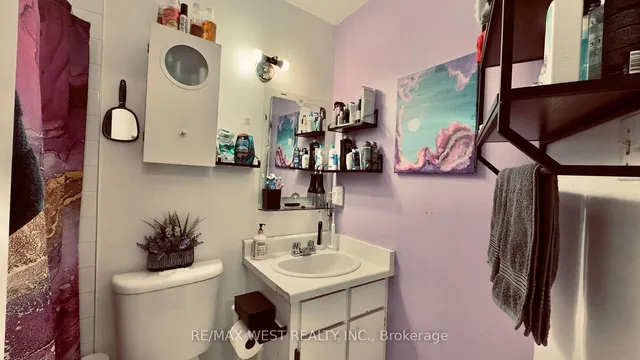 Additional image 20 of 1061 Bathurst St