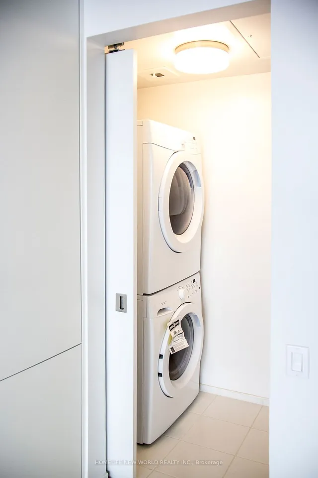 Additional image 10 of 125 Peter St Unit 2204