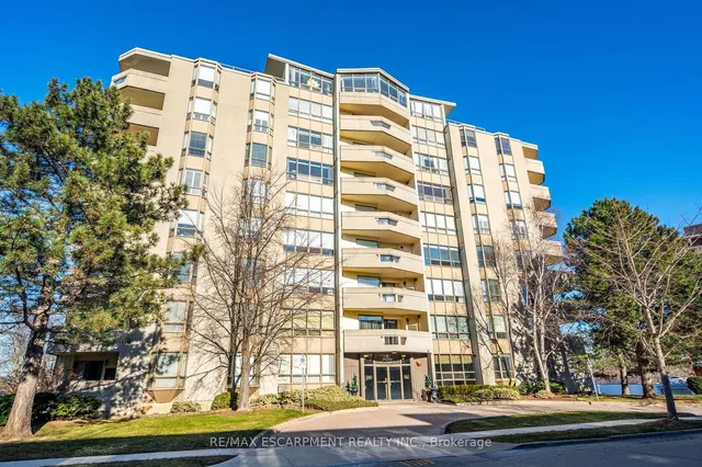 Additional image 40 of 8 Village Green Unit 612