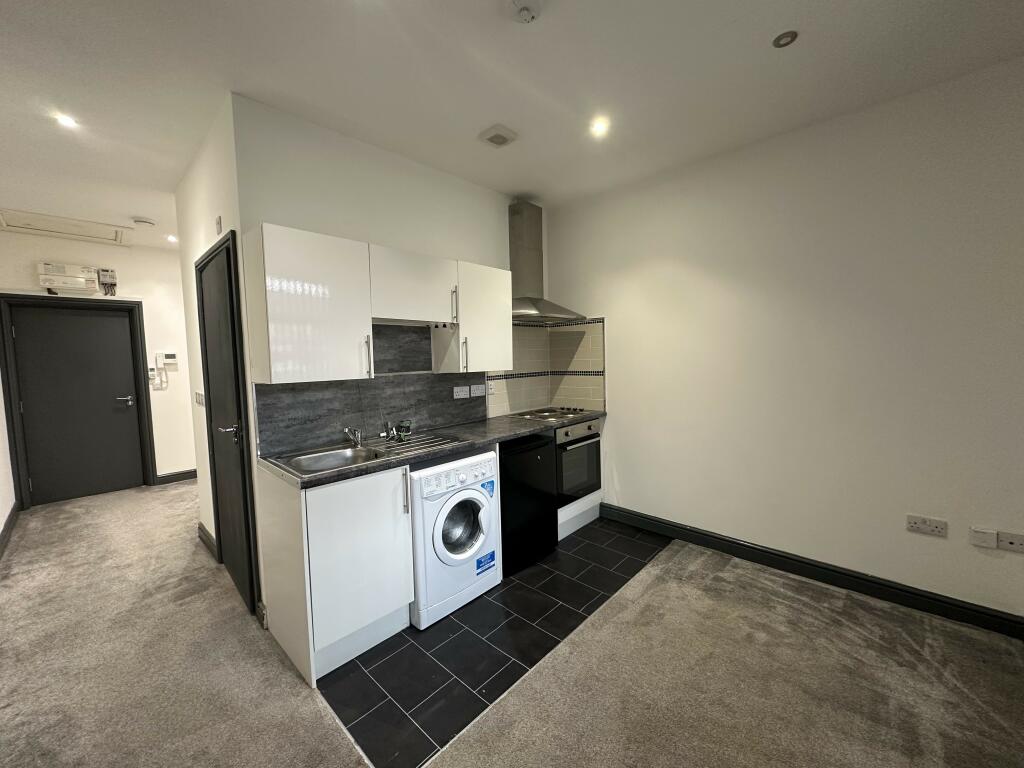 Broadway Courtyard, Nelson