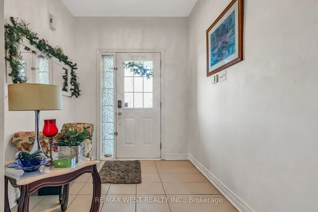 Additional image 21 of 8 Lampman Dr