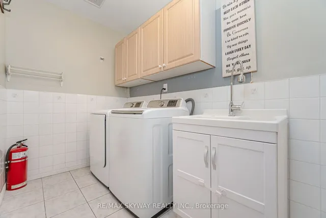 Additional image 17 of 122 Valonia Dr