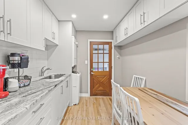 Additional image 14 of 94 Canada St