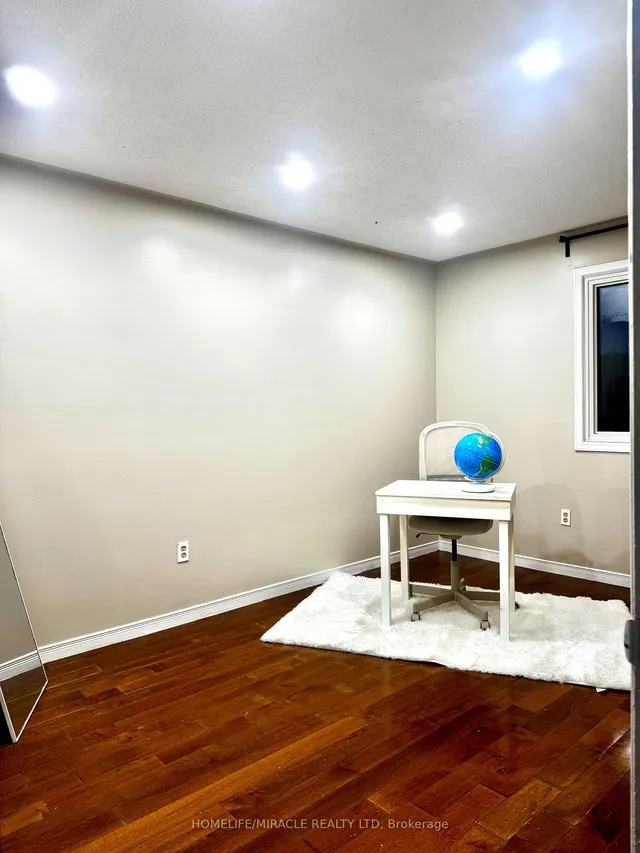 Additional image 2 of 22 Cranberry Cres