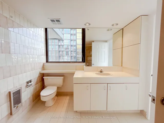 Additional image 32 of 15 McMurrich St Unit 1202