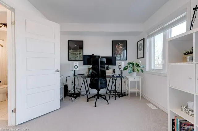 Additional image 28 of 219 Dundas St Unit 44