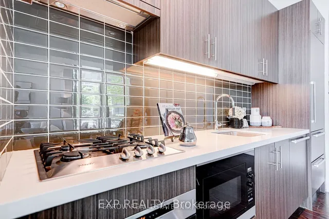 Additional image 25 of 39 Queens Quay Unit 101