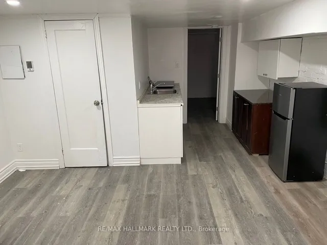 Additional image 33 of 177 Carlton St