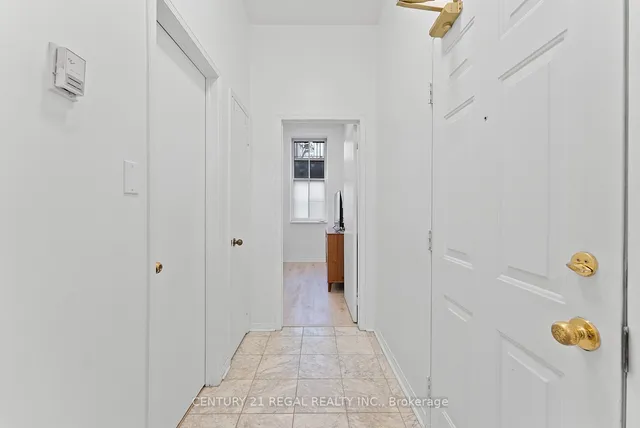 Additional image 4 of 228 St George St Unit 3