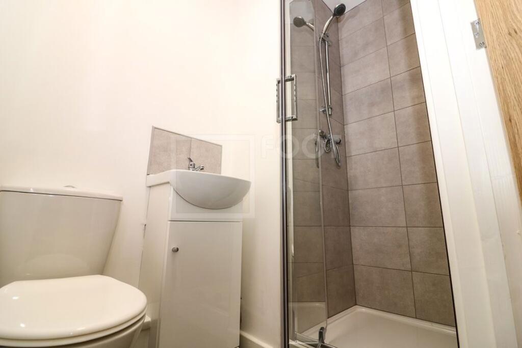 Additional image 9 of COLONNADE HOUSE INCLUDES ELECTRIC + WATER BILLS