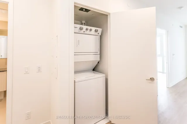 Additional image 15 of 10 DEERLICK Crt Unit 907